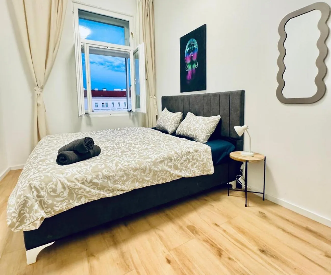 4Br Shared Apt With City View Only 7- Min To Westbahnhof Vienna Austria