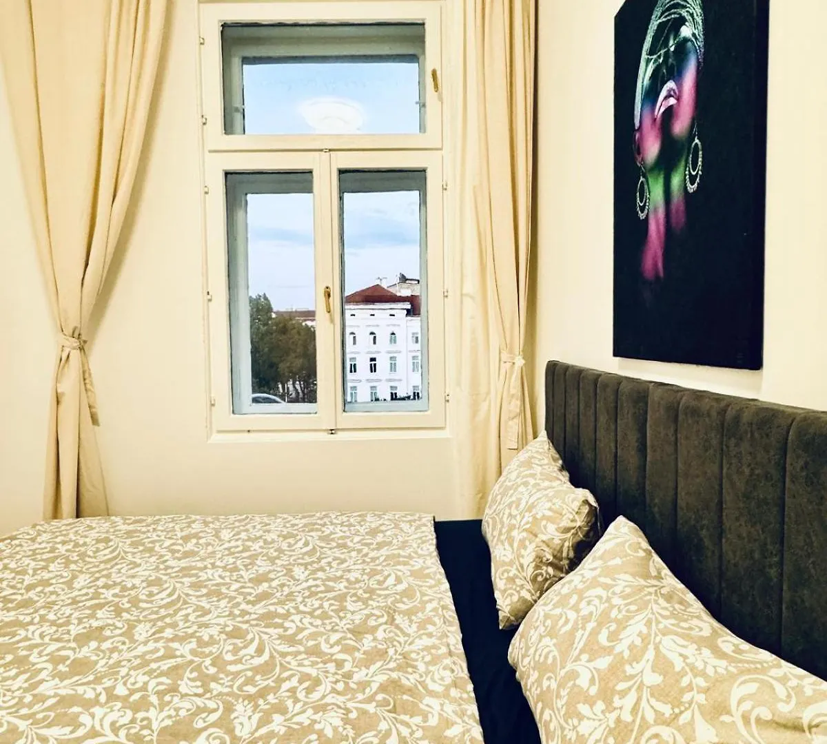 4Br Shared Apt With City View Only 7- Min To Westbahnhof Vienna Austria