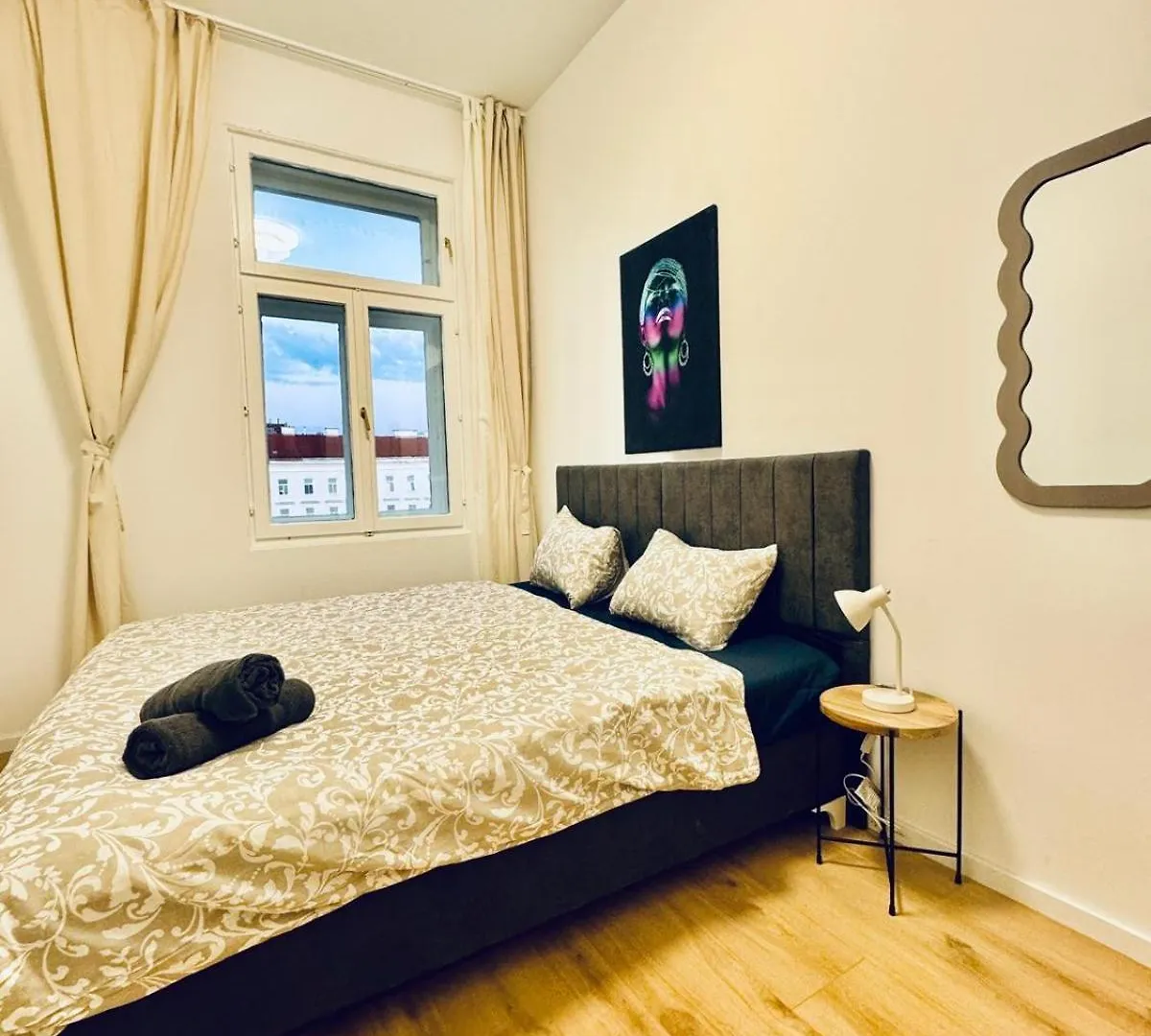 4Br Shared Apt With City View Only 7- Min To Westbahnhof Vienna Apartment