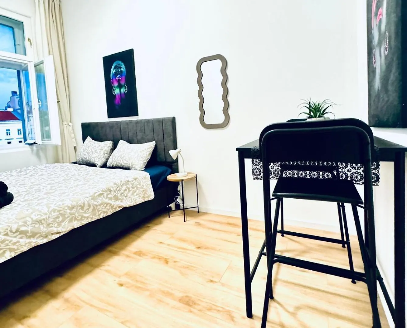 4Br Shared Apt With City View Only 7- Min To Westbahnhof Vienna
