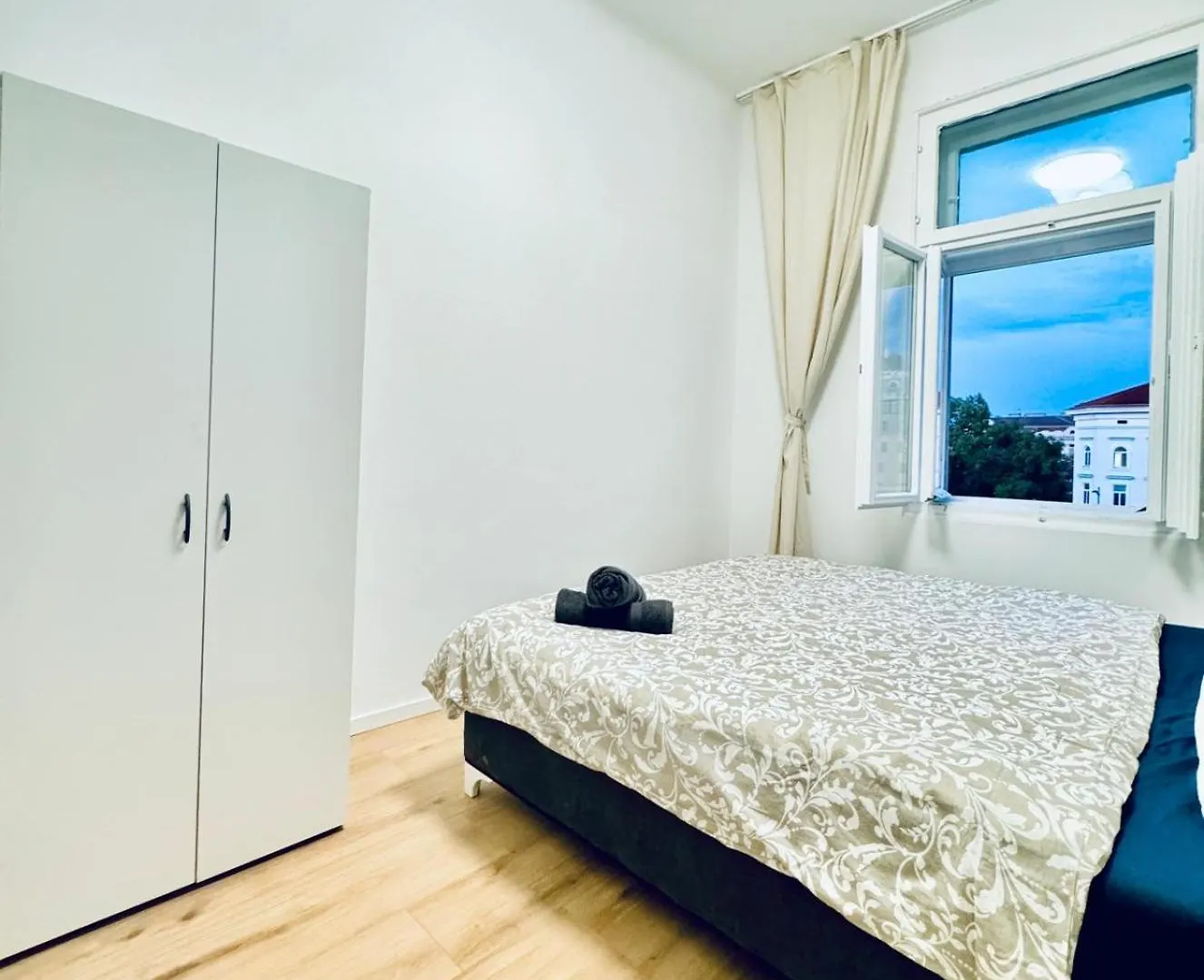 Apartment 4Br Shared Apt With City View Only 7- Min To Westbahnhof Vienna