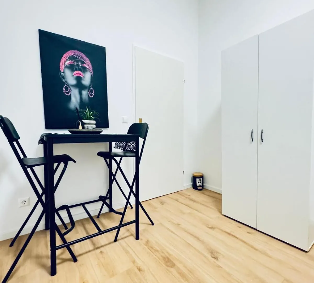 アパート 4Br Shared Apt With City View Only 7- Min To Westbahnhof ウィーン オーストリア