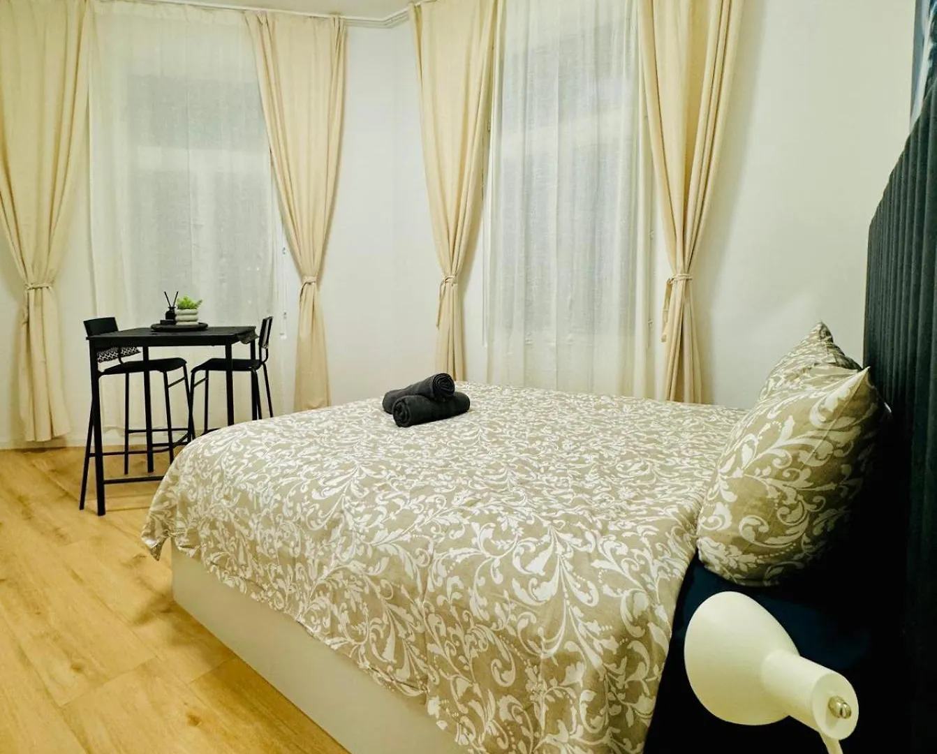 Apartment 4Br Shared Apt With City View Only 7- Min To Westbahnhof Vienna Austria