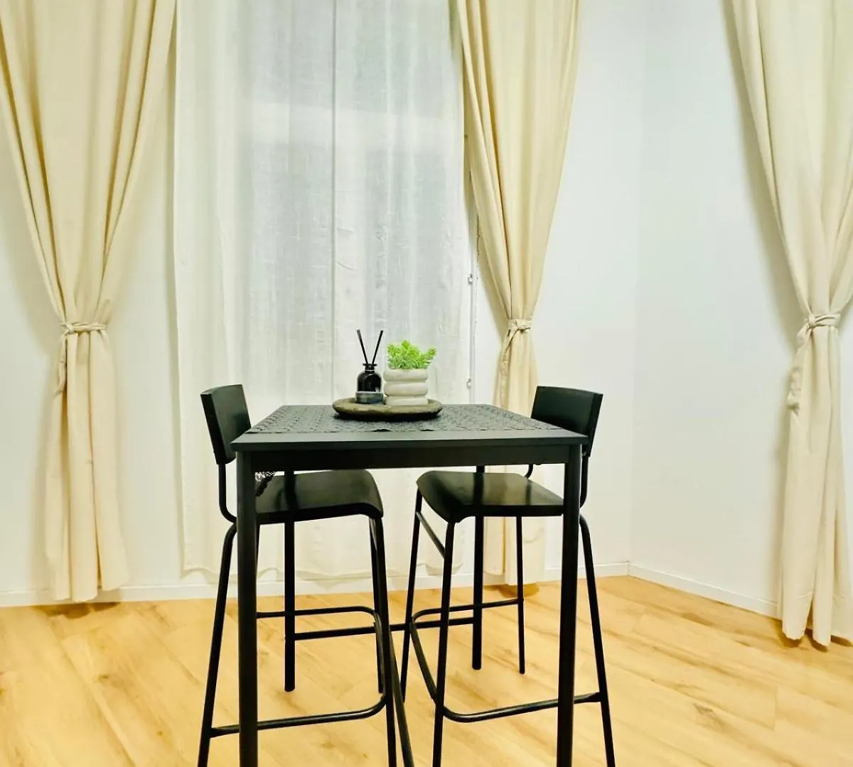 4Br Shared Apt With City View Only 7- Min To Westbahnhof Vienna