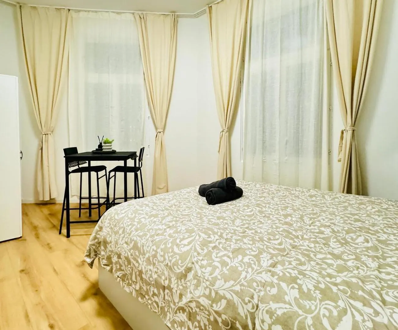 4Br Shared Apt With City View Only 7- Min To Westbahnhof Vienna 0*,