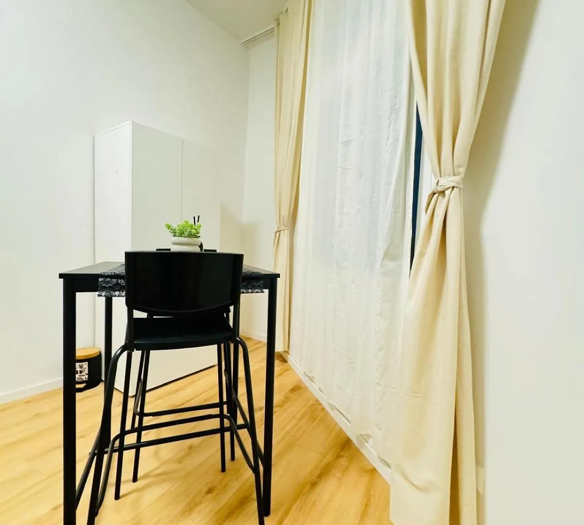 Apartment 4Br Shared Apt With City View Only 7- Min To Westbahnhof Vienna