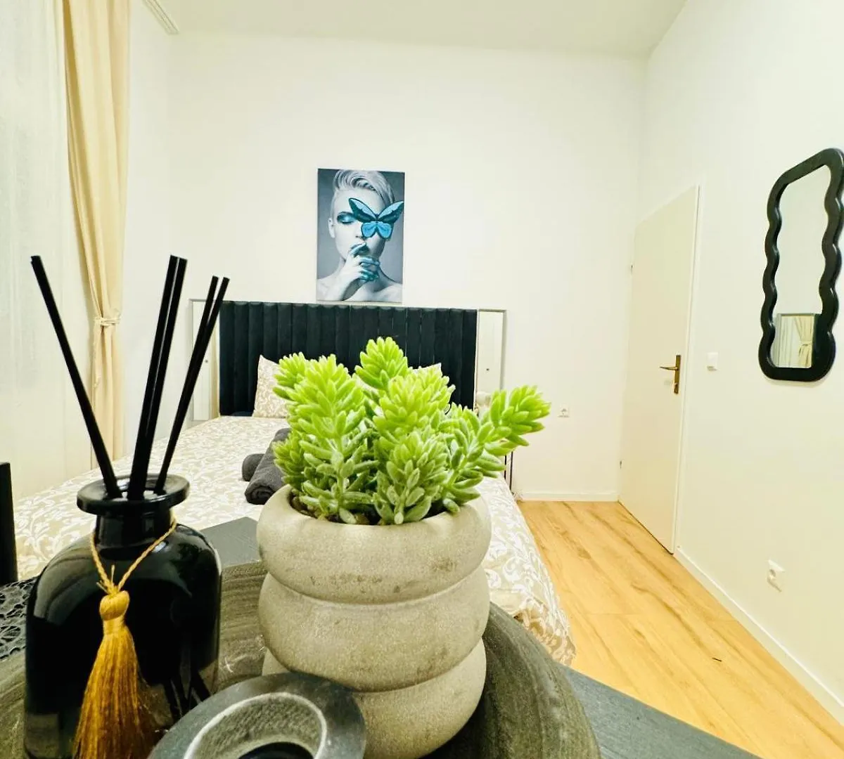 4Br Shared Apt With City View Only 7- Min To Westbahnhof ウィーン オーストリア