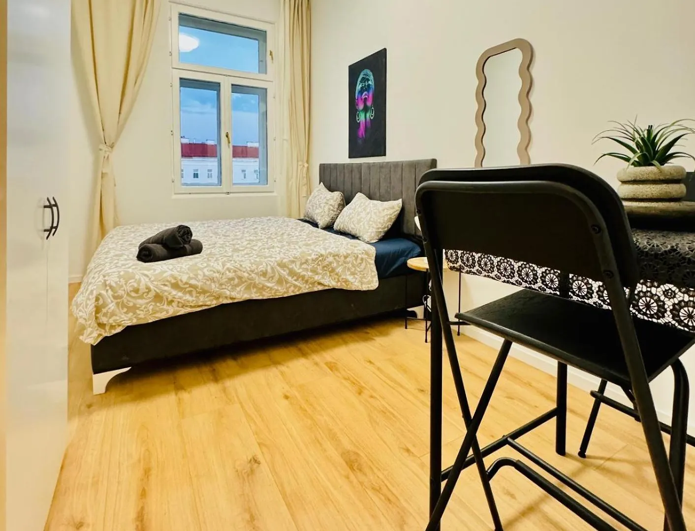 Apartment 4Br Shared Apt With City View Only 7- Min To Westbahnhof Vienna