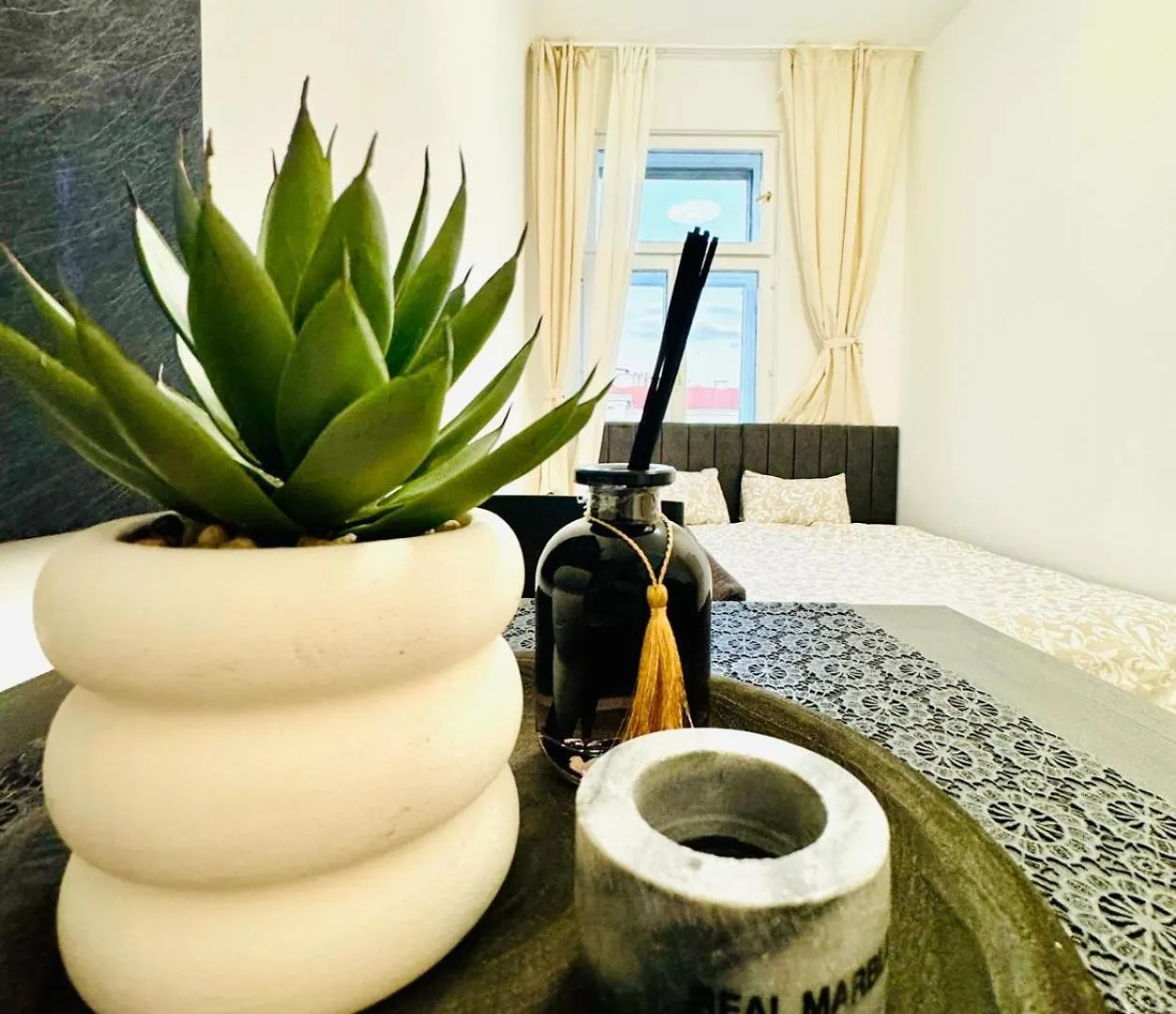 4Br Shared Apt With City View Only 7- Min To Westbahnhof ウィーン 0*,  オーストリア