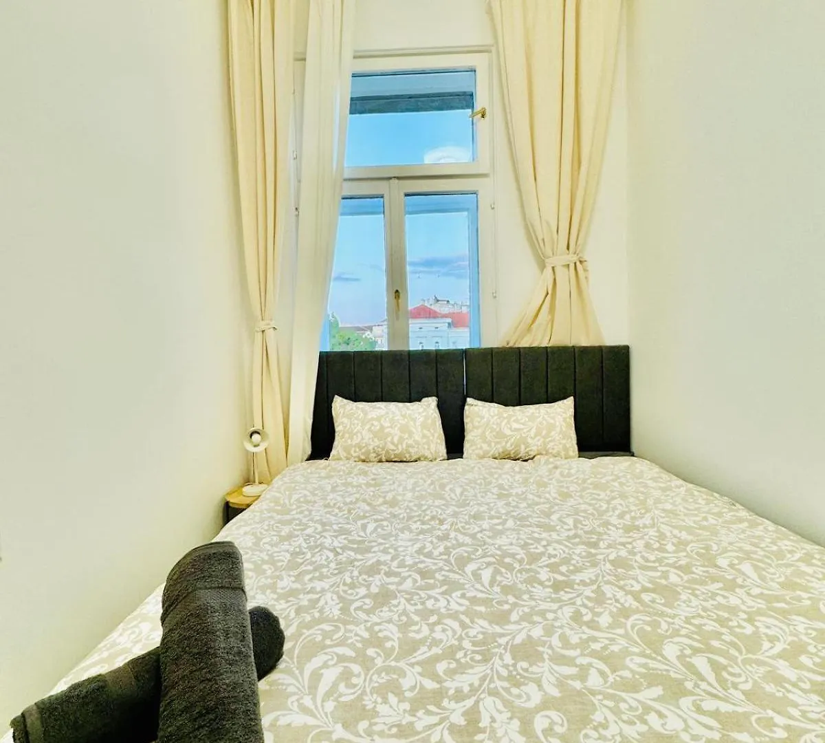 4Br Shared Apt With City View Only 7- Min To Westbahnhof Vienna Austria