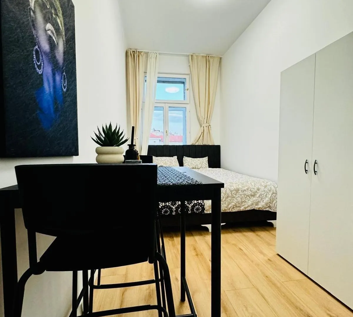 4Br Shared Apt With City View Only 7- Min To Westbahnhof Vienna 0*,  Austria