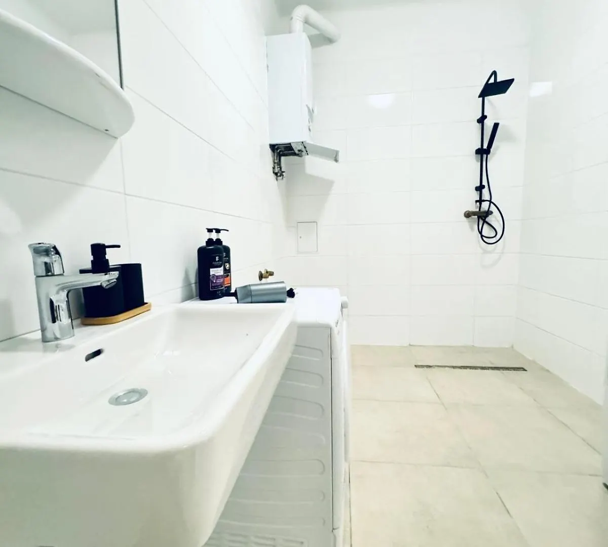 4Br Shared Apt With City View Only 7- Min To Westbahnhof ウィーン 0*,