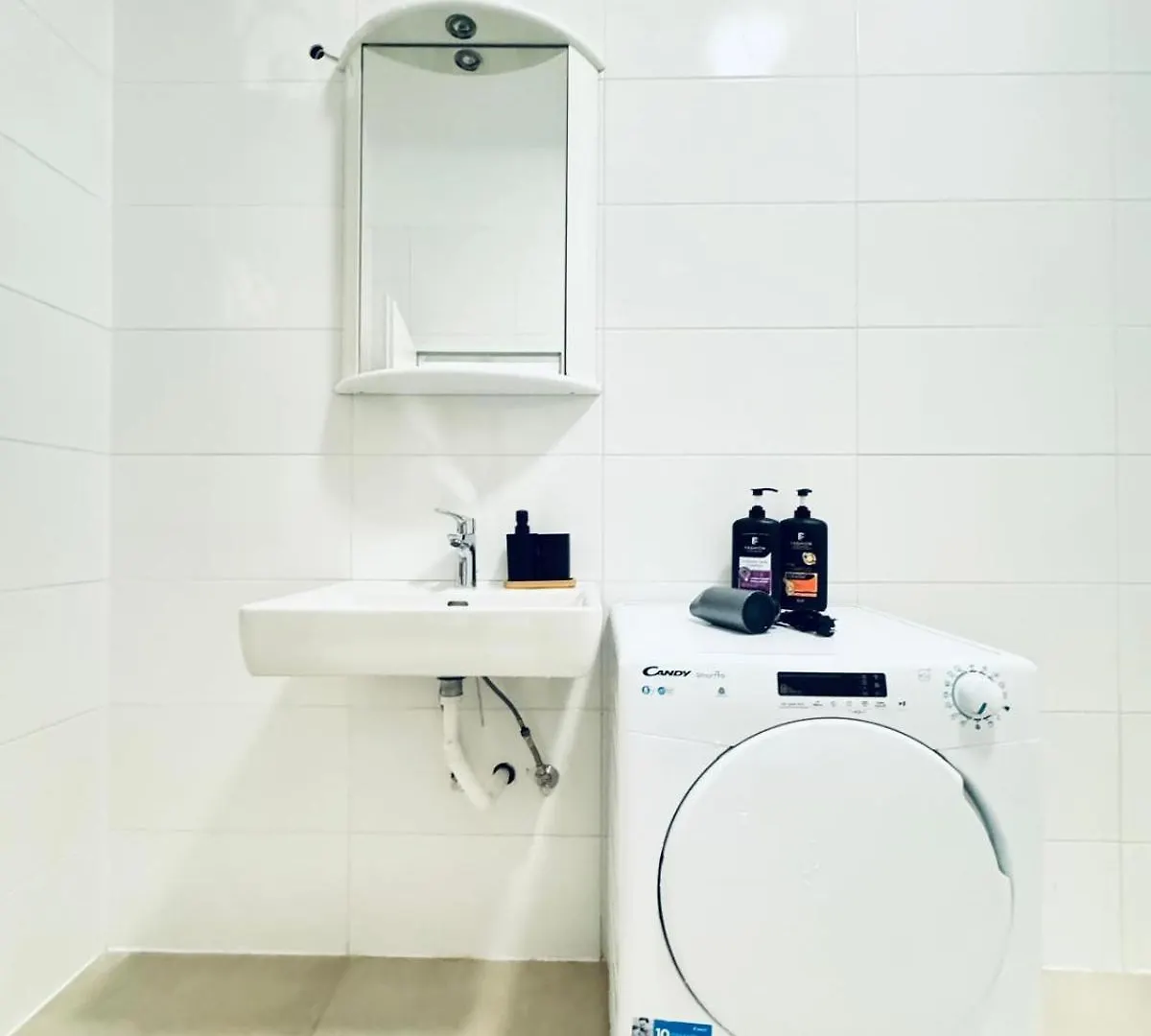 4Br Shared Apt With City View Only 7- Min To Westbahnhof ウィーン アパート